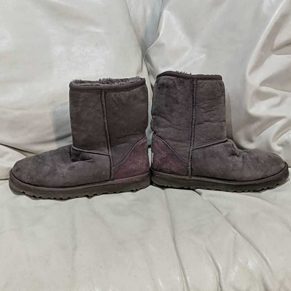 UGG - Picture 4 of 7